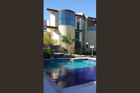 Casa para alugar com 800m², 4 quartos e 6 vagas Casa para alugar com 800m², 4 quartos e 6 vagasÁrea externa