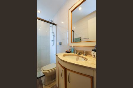 Apartamento à venda com 120m², 3 quartos e 2 vagas Apartamento à venda com 120m², 3 quartos e 2 vagasBanheiro da Suíte 2