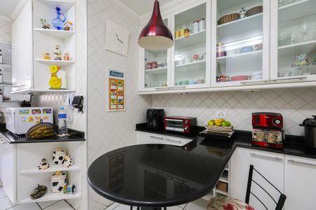 Apartamento à venda com 120m², 3 quartos e 2 vagas Apartamento à venda com 120m², 3 quartos e 2 vagasCozinha