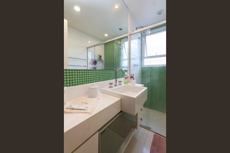 Apartamento à venda com 120m², 3 quartos e 2 vagas Apartamento à venda com 120m², 3 quartos e 2 vagasBanheiro da Suíte 1