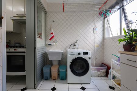 Apartamento à venda com 120m², 3 quartos e 2 vagas Apartamento à venda com 120m², 3 quartos e 2 vagasÁrea de Serviço