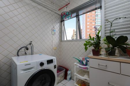 Apartamento à venda com 120m², 3 quartos e 2 vagas Apartamento à venda com 120m², 3 quartos e 2 vagasÁrea de Serviço