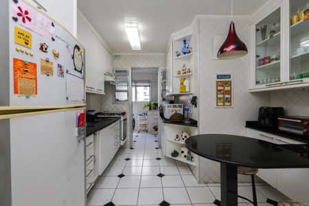 Apartamento à venda com 120m², 3 quartos e 2 vagas Apartamento à venda com 120m², 3 quartos e 2 vagasCozinha