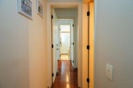 Apartamento à venda com 120m², 3 quartos e 2 vagas Apartamento à venda com 120m², 3 quartos e 2 vagasCorredor