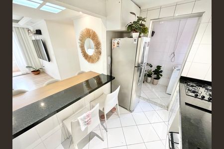 Apartamento à venda com 70m², 3 quartos e 2 vagasCozinha e Área de Serviço