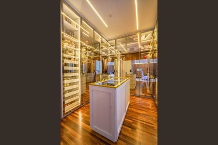 Casa de condomínio à venda com 452m², 1 quarto e 4 vagasCloset da suíte