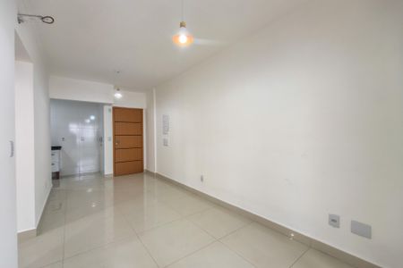 Sala de apartamento para alugar com 2 quartos, 70m² em Guilhermina, Praia Grande