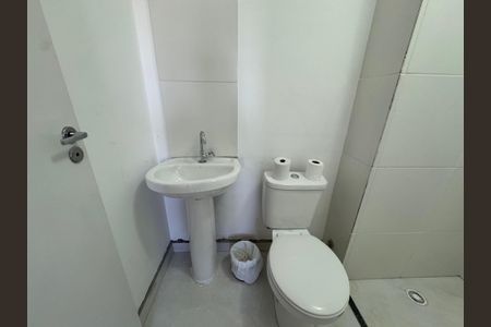 Banheiro de apartamento para alugar com 2 quartos, 36m² em Jaguaribe, Osasco
