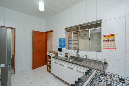 Casa à venda com 480m², 8 quartos e 8 vagasCozinha