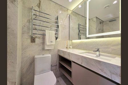 Banheiro da Suíte 2 de apartamento à venda com 4 quartos, 221m² em Indianópolis, São Paulo