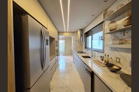 Cozinha de apartamento à venda com 4 quartos, 221m² em Indianópolis, São Paulo