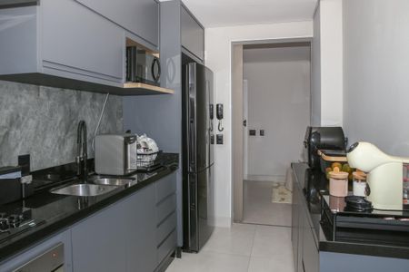 Apartamento para alugar com 76m², 2 quartos e 2 vagasCozinha e Área de Serviço