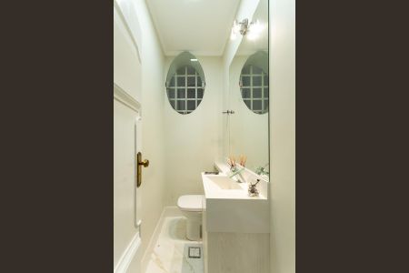 Casa para alugar com 650m², 4 quartos e 8 vagasLavabo