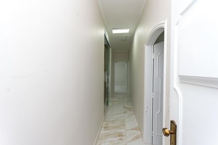 Casa para alugar com 650m², 4 quartos e 8 vagasCorredor