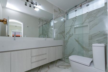 Casa para alugar com 650m², 4 quartos e 8 vagasBanheiro do quarto 3 Suíte