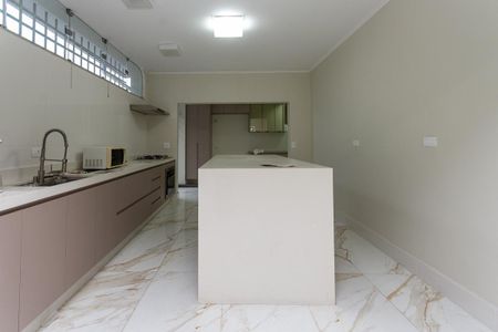 Casa para alugar com 650m², 4 quartos e 8 vagasCozinha Americana