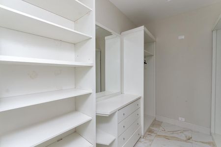 Casa para alugar com 650m², 4 quartos e 8 vagasCloset  do quarto 1 Suíte