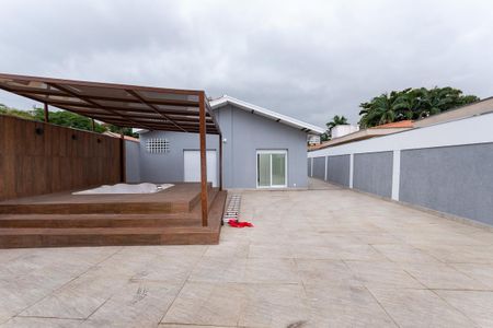Casa para alugar com 650m², 4 quartos e 8 vagasQuintal 