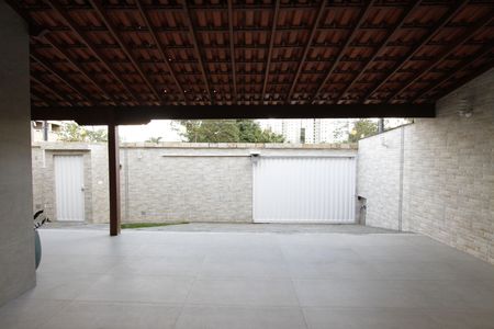 Garagem de casa à venda com 4 quartos, 215m² em Paquetá, Belo Horizonte