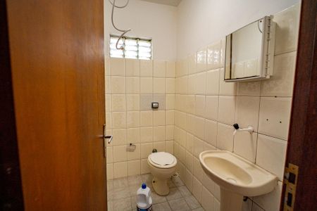 Banheiro de apartamento para alugar com 1 quarto, 28m² em Jardim Ester, São Paulo