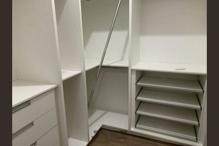 Casa de condomínio para alugar com 684m², 6 quartos e 4 vagas