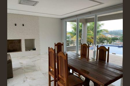 Casa de condomínio para alugar com 684m², 6 quartos e 4 vagas