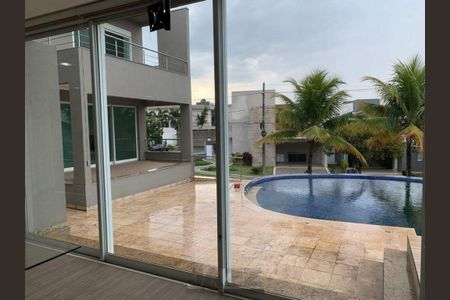 Casa de condomínio para alugar com 684m², 6 quartos e 4 vagas