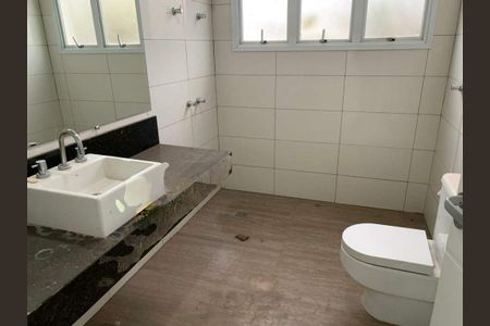 Casa de condomínio para alugar com 684m², 6 quartos e 4 vagas