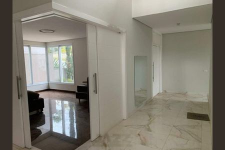Casa de condomínio para alugar com 684m², 6 quartos e 4 vagas