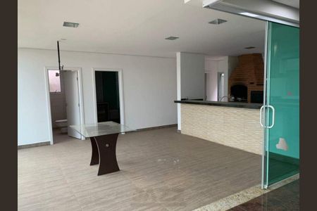 Casa de Condomínio para alugar com 6 quartos, 684m² em Swiss Park, Campinas