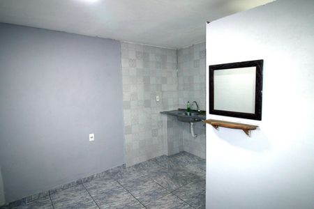Sala  - Quarto de kitnet/studio para alugar com 1 quarto, 25m² em Penha Circular, Rio de Janeiro