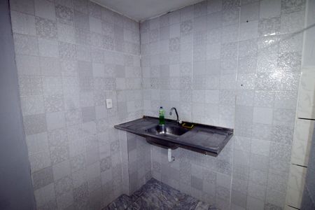 Cozinha de kitnet/studio para alugar com 1 quarto, 25m² em Penha Circular, Rio de Janeiro