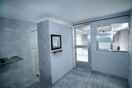 Sala  - Quarto de kitnet/studio para alugar com 1 quarto, 25m² em Penha Circular, Rio de Janeiro