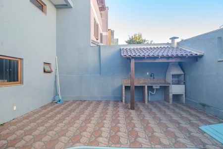 Casa à venda com 208m², 2 quartos e 2 vagas Casa à venda com 208m², 2 quartos e 2 vagasquintal/Piscina
