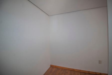 Casa à venda com 208m², 2 quartos e 2 vagas Casa à venda com 208m², 2 quartos e 2 vagasCloset