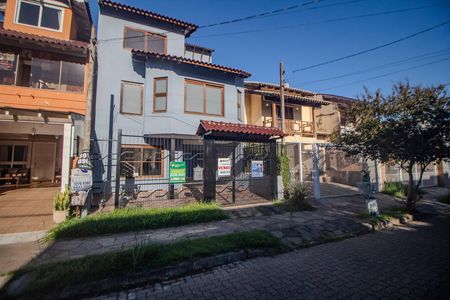 Casa à venda com 208m², 2 quartos e 2 vagas Casa à venda com 208m², 2 quartos e 2 vagasfachada/Placa