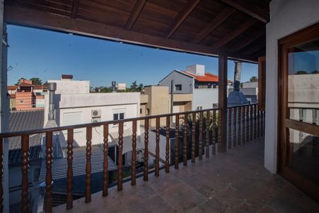 Casa à venda com 208m², 2 quartos e 2 vagas Casa à venda com 208m², 2 quartos e 2 vagasSacada