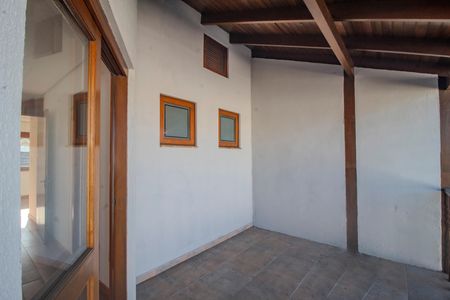 Casa à venda com 208m², 2 quartos e 2 vagas Casa à venda com 208m², 2 quartos e 2 vagasSacada