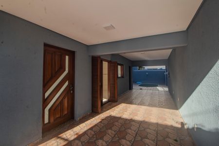 Casa à venda com 208m², 2 quartos e 2 vagas Casa à venda com 208m², 2 quartos e 2 vagasGaragem