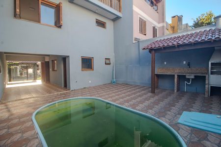 Casa à venda com 208m², 2 quartos e 2 vagas Casa à venda com 208m², 2 quartos e 2 vagasquintal/Piscina