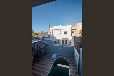 Casa à venda com 208m², 2 quartos e 2 vagas Casa à venda com 208m², 2 quartos e 2 vagasVista