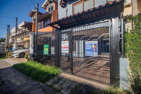 Casa à venda com 208m², 2 quartos e 2 vagas Casa à venda com 208m², 2 quartos e 2 vagasfachada/Placa