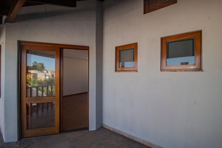 Casa à venda com 208m², 2 quartos e 2 vagas Casa à venda com 208m², 2 quartos e 2 vagasSacada
