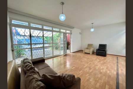 Casa para alugar com 3 quartos, 200m² em Serra, Belo Horizonte