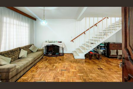 Casa à venda com 127m², 3 quartos e 2 vagasSala