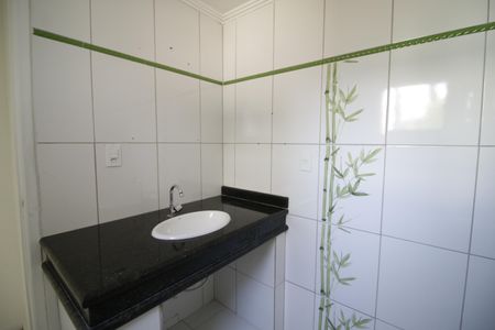 Casa de condomínio para alugar com 60m², 1 quarto e 2 vagasBanheiro da Suíte 1