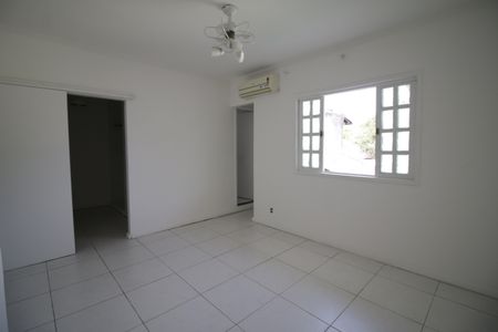 Suíte 1 de casa de condomínio para alugar com 1 quarto, 60m² em Curicica, Rio de Janeiro