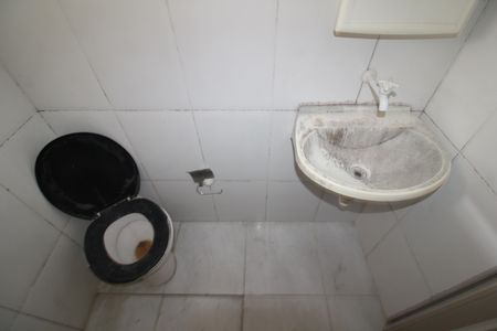 Banheiro de casa para alugar com 1 quarto, 65m² em Vila Continental, São Paulo