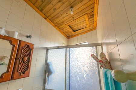 Casa à venda com 250m², 6 quartos e 4 vagas2° Piso/Banheiro