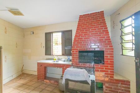 Casa à venda com 250m², 6 quartos e 4 vagasVaranda gourmet